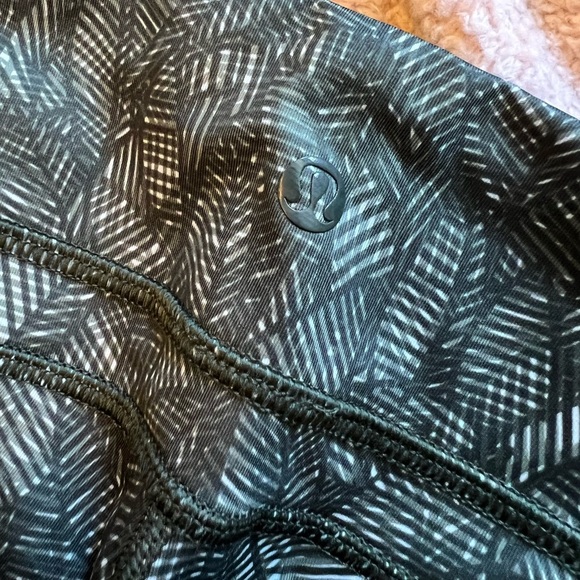 LuLulemon Capris - Picture 4 of 4